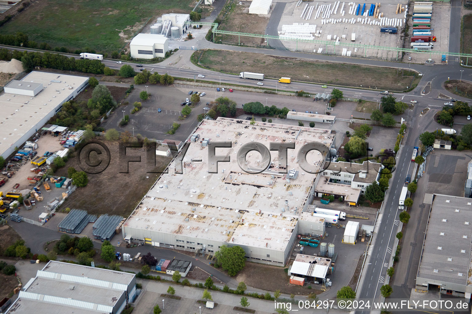 Zone industrielle nord du Rhin à Worms dans le département Rhénanie-Palatinat, Allemagne depuis l'avion