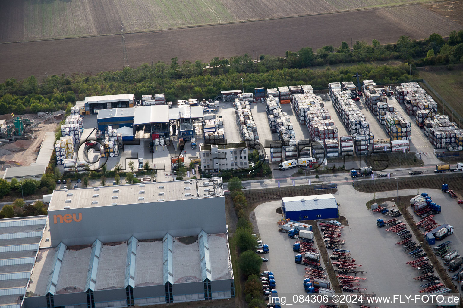 Enregistrement par drone de Zone industrielle Im Langgewan, société de transport Kube & Kubenz à Worms dans le département Rhénanie-Palatinat, Allemagne