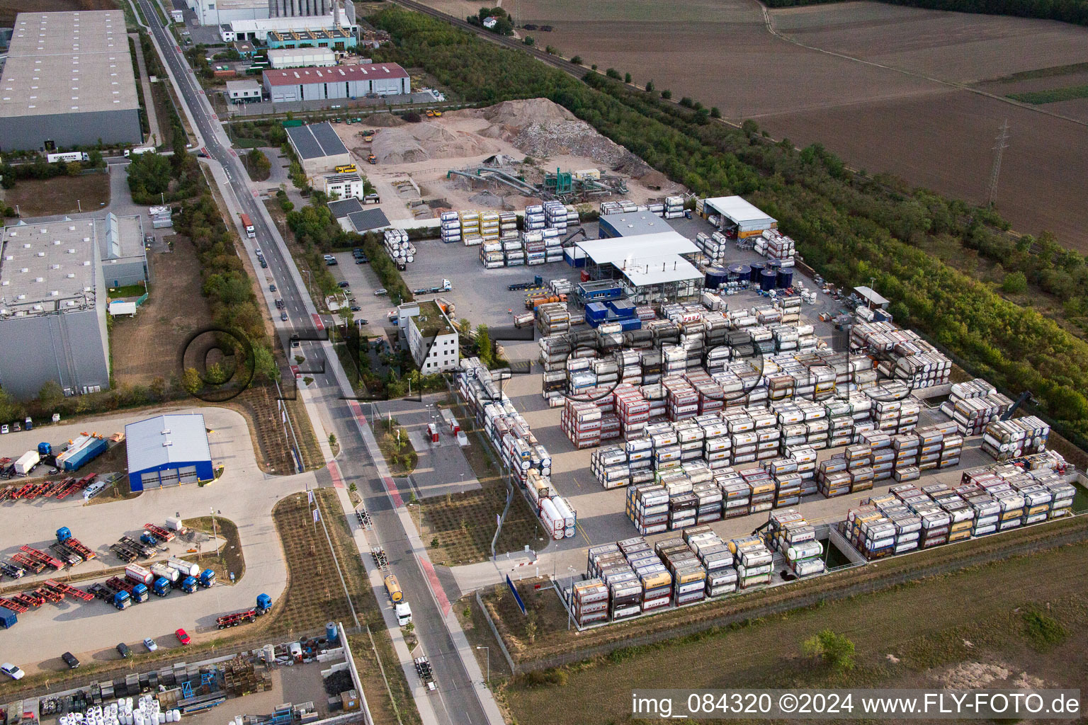 Zone industrielle Im Langgewan, société de transport Kube & Kubenz à Worms dans le département Rhénanie-Palatinat, Allemagne d'en haut