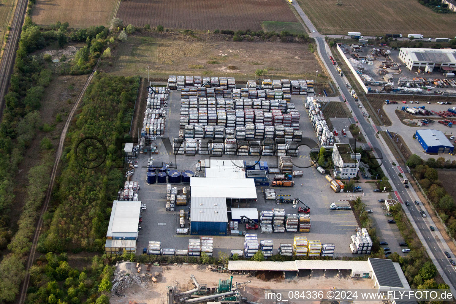 Zone industrielle Im Langgewan, société de transport Kube & Kubenz à Worms dans le département Rhénanie-Palatinat, Allemagne vue d'en haut