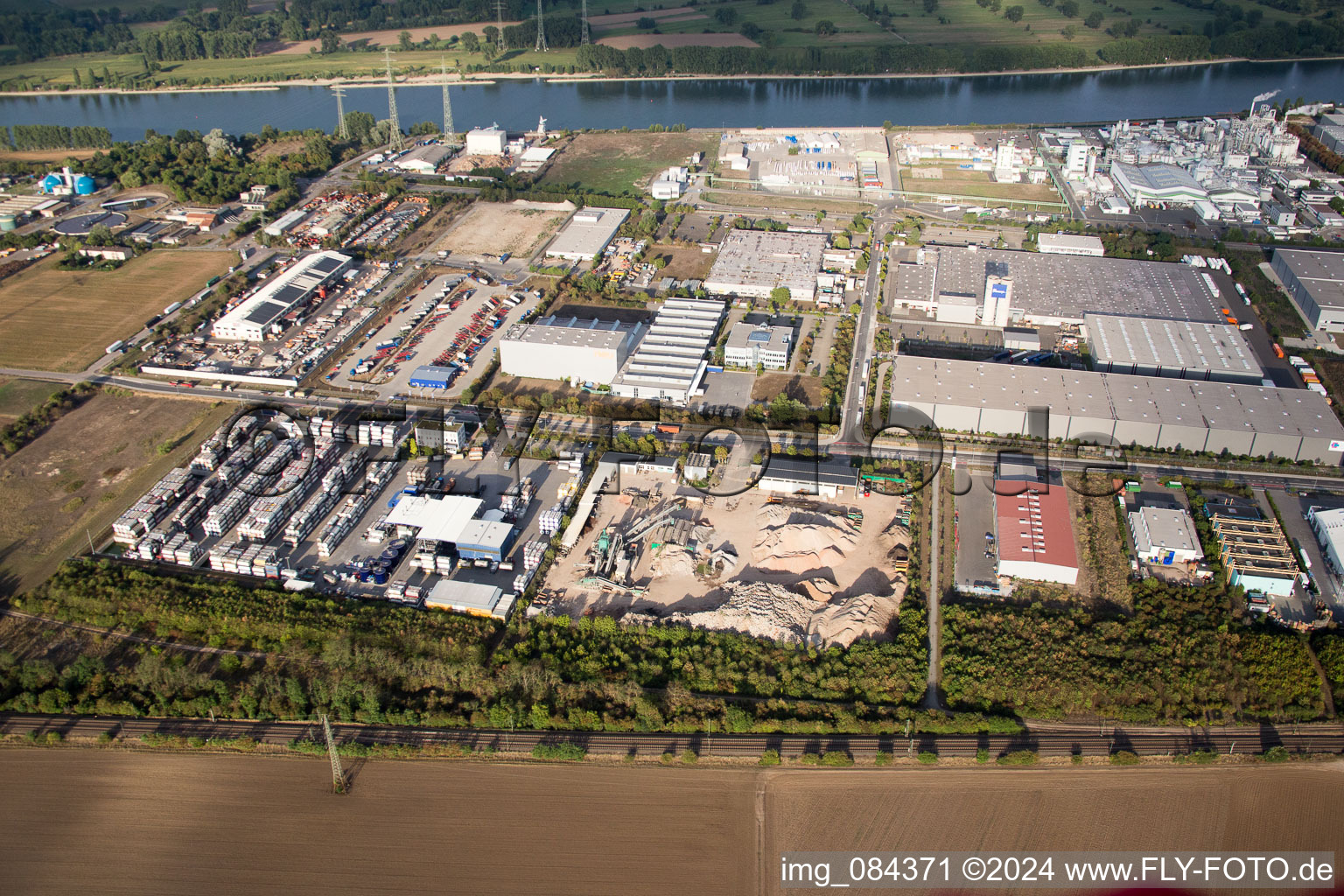 Zone industrielle Im Langgewan, société de transport Kube & Kubenz à Worms dans le département Rhénanie-Palatinat, Allemagne vue du ciel