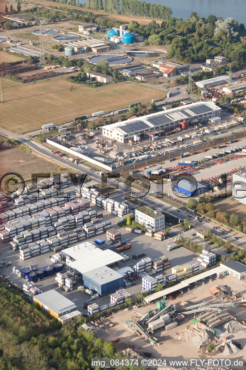 Image drone de Zone industrielle Im Langgewan, société de transport Kube & Kubenz à Worms dans le département Rhénanie-Palatinat, Allemagne