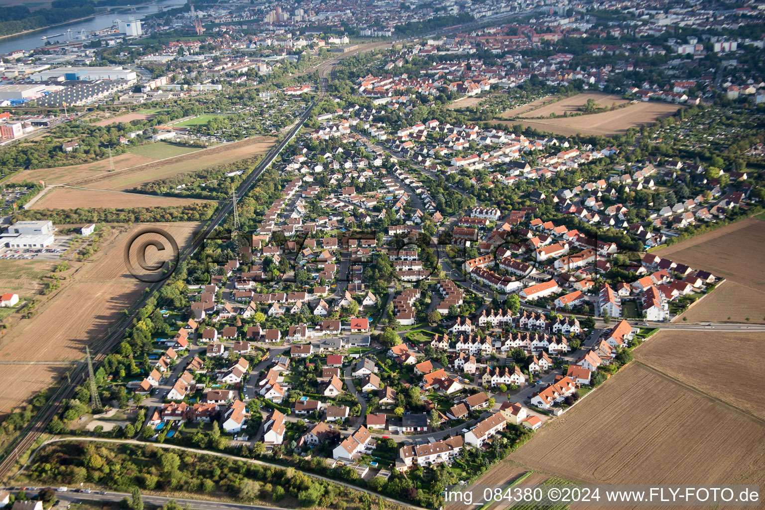 Vue aérienne de Quartier Neuhausen in Worms dans le département Rhénanie-Palatinat, Allemagne