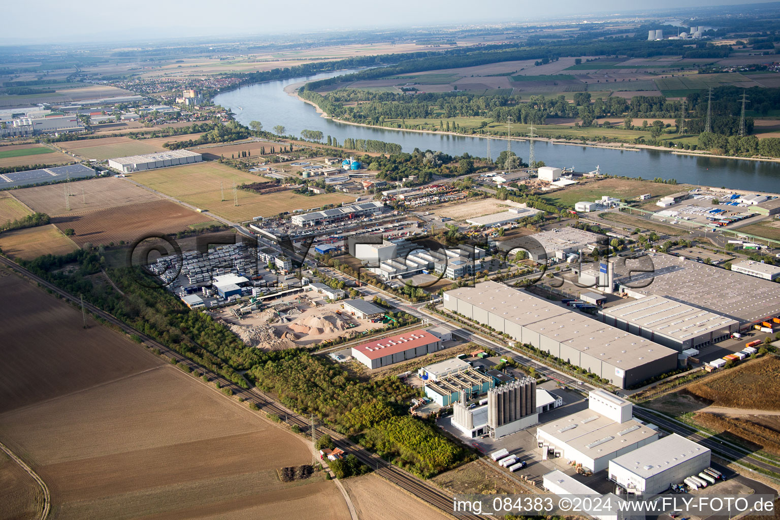 Photographie aérienne de Zone industrielle nord du Rhin à Worms dans le département Rhénanie-Palatinat, Allemagne