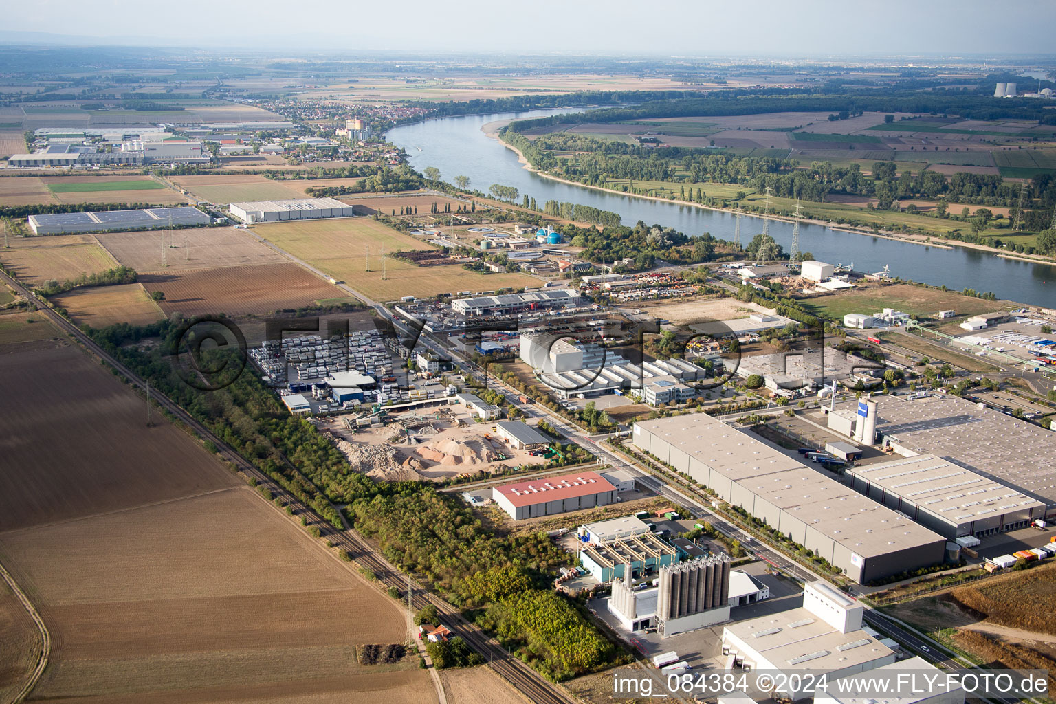 Vue oblique de Zone industrielle nord du Rhin à Worms dans le département Rhénanie-Palatinat, Allemagne