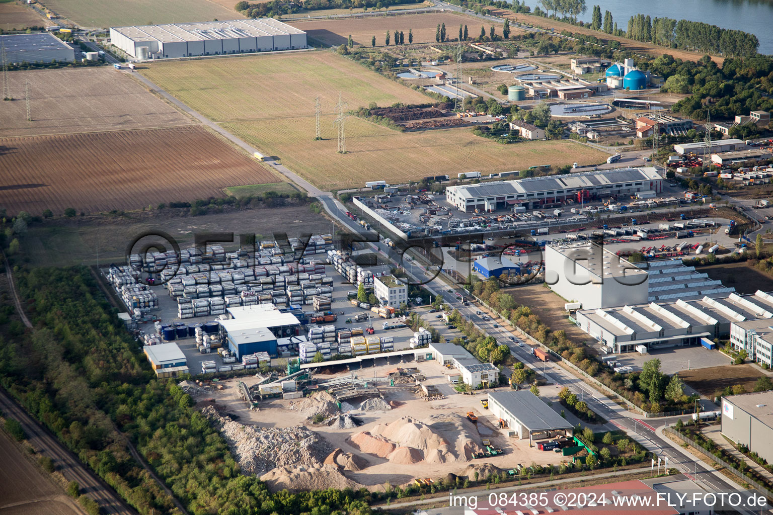 Zone industrielle Im Langgewan, société de transport Kube & Kubenz à Worms dans le département Rhénanie-Palatinat, Allemagne d'un drone