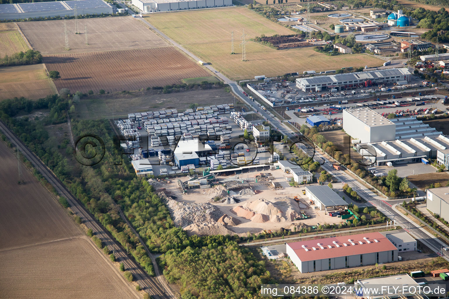 Zone industrielle Im Langgewan, société de transport Kube & Kubenz à Worms dans le département Rhénanie-Palatinat, Allemagne vu d'un drone