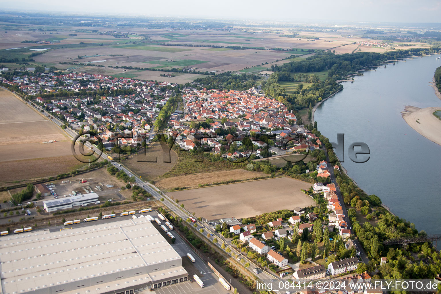 Quartier Rheindürkheim in Worms dans le département Rhénanie-Palatinat, Allemagne d'en haut