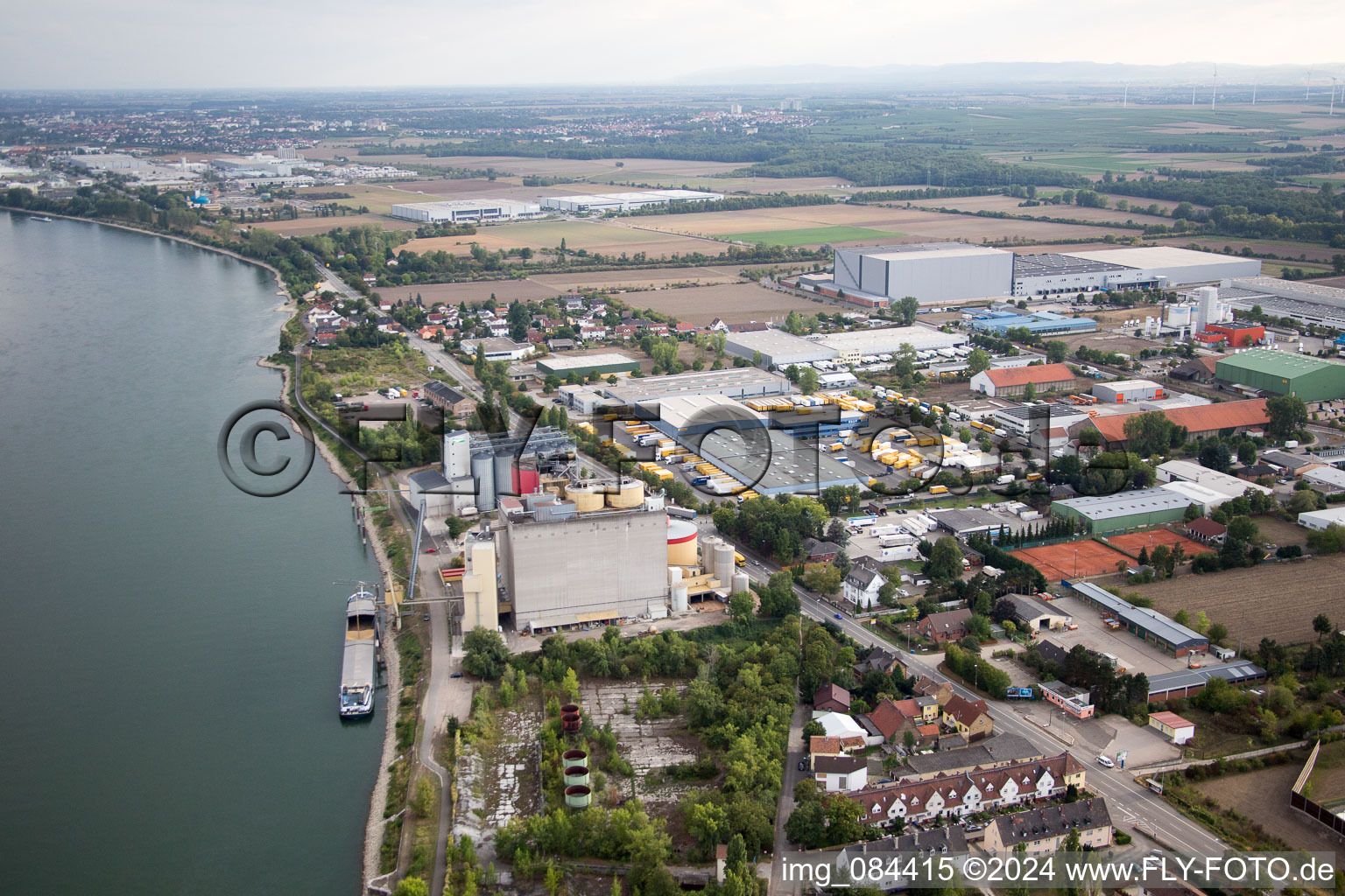 Quartier Rheindürkheim in Worms dans le département Rhénanie-Palatinat, Allemagne hors des airs