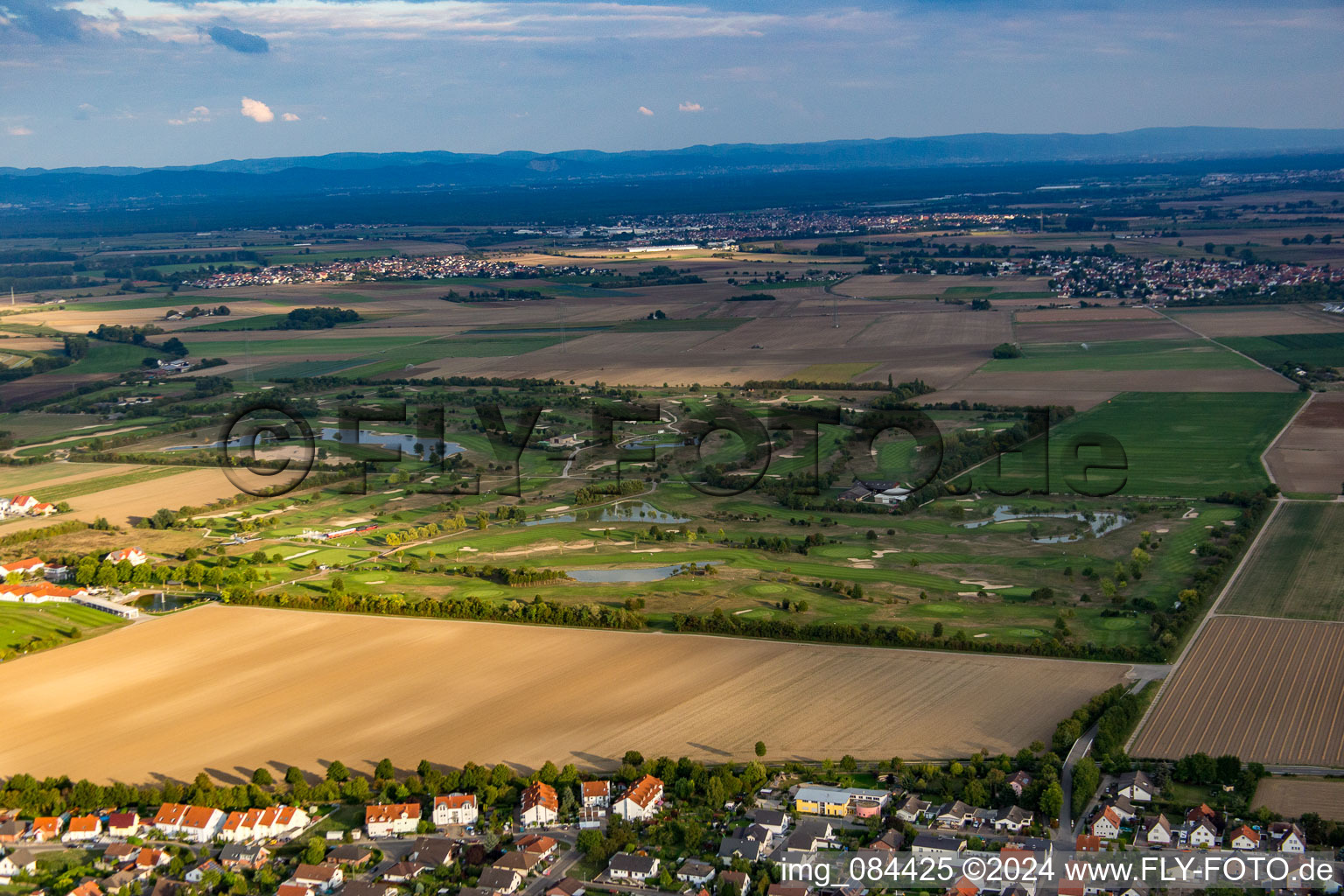 Vue d'oiseau de Domaine du golf Golfpark Biblis-Wattenheim *****GOLF absolu à Wattenheim à le quartier Nordheim in Biblis dans le département Hesse, Allemagne