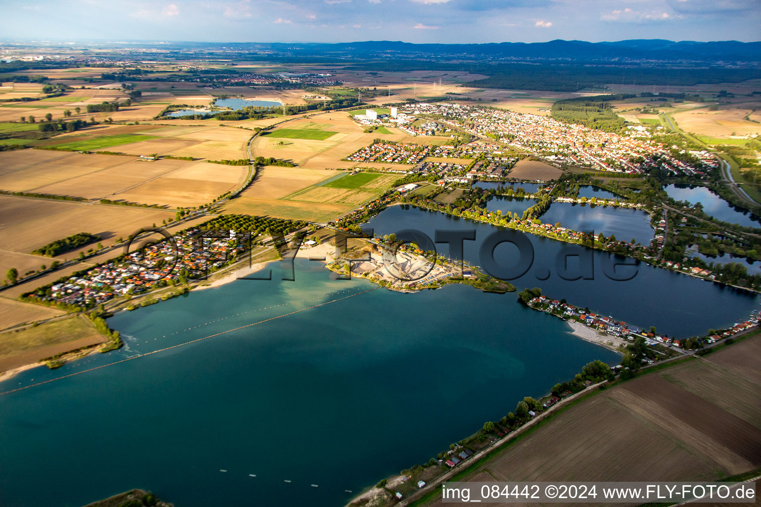 Vue aérienne de Club de voile Biblis eV à Riedsee à Biblis dans le département Hesse, Allemagne