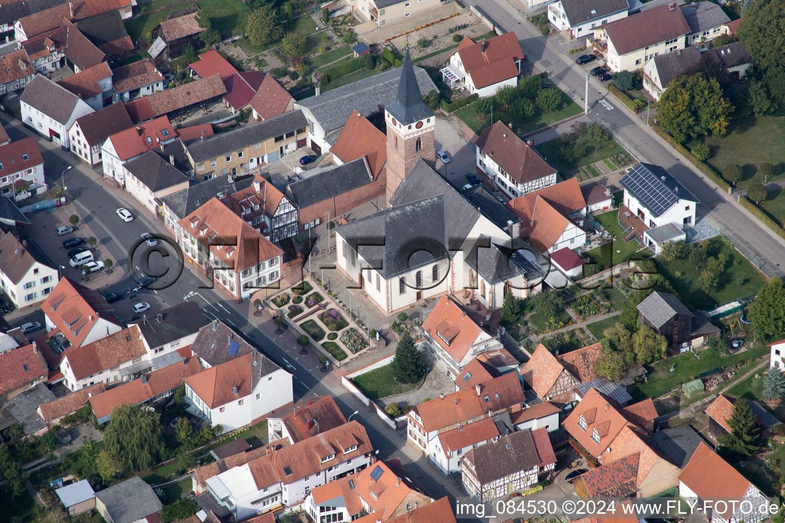 Quartier Schaidt in Wörth am Rhein dans le département Rhénanie-Palatinat, Allemagne du point de vue du drone