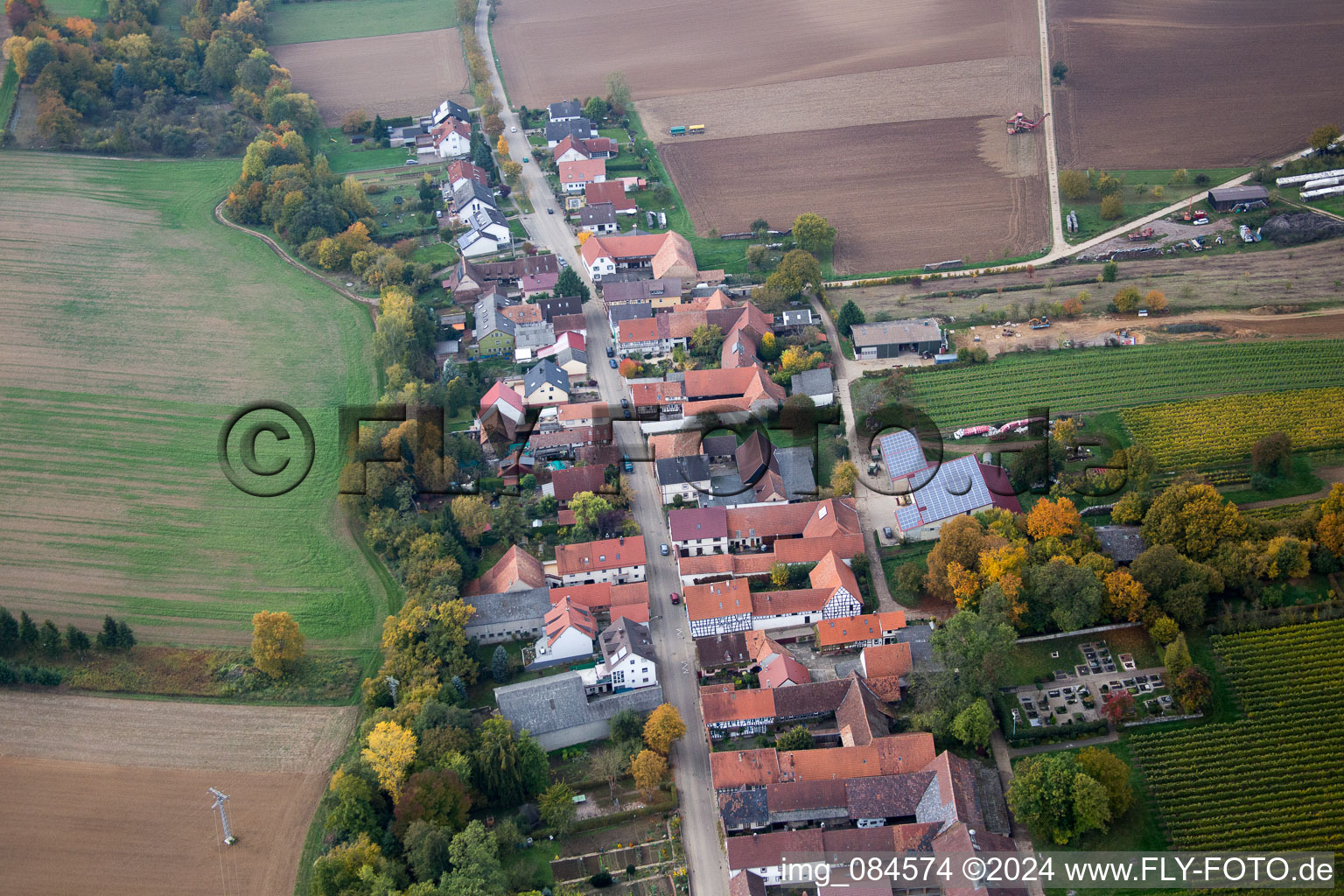 Vue aérienne de Vollmersweiler dans le département Rhénanie-Palatinat, Allemagne