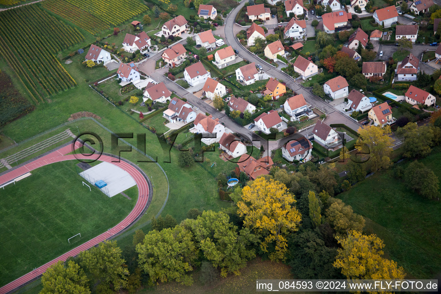 Quartier Altenstadt in Wissembourg dans le département Bas Rhin, France depuis l'avion