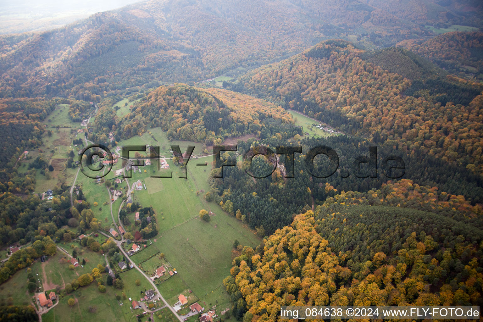 Windstein dans le département Bas Rhin, France depuis l'avion