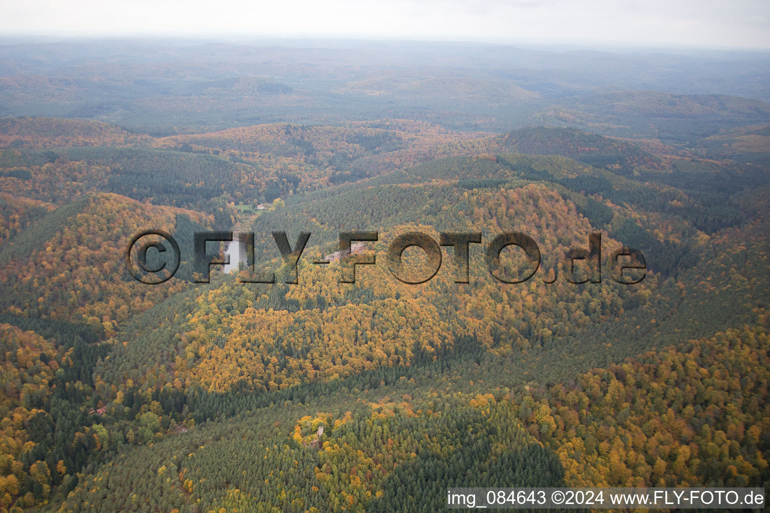 Image drone de Windstein dans le département Bas Rhin, France