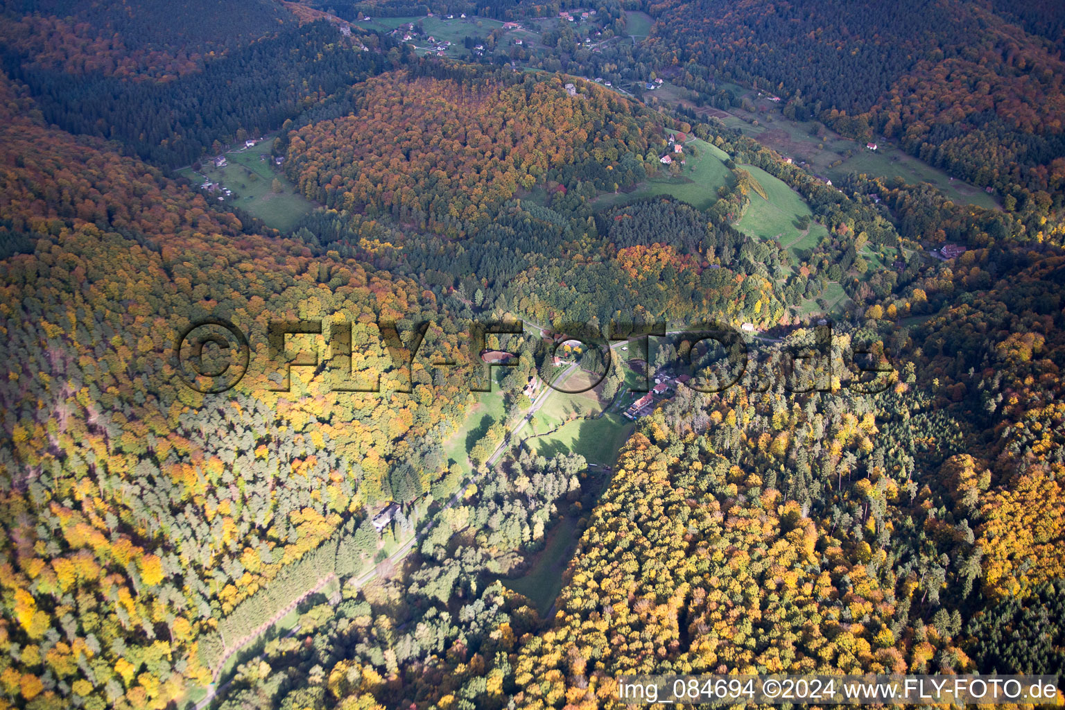 Windstein dans le département Bas Rhin, France vu d'un drone