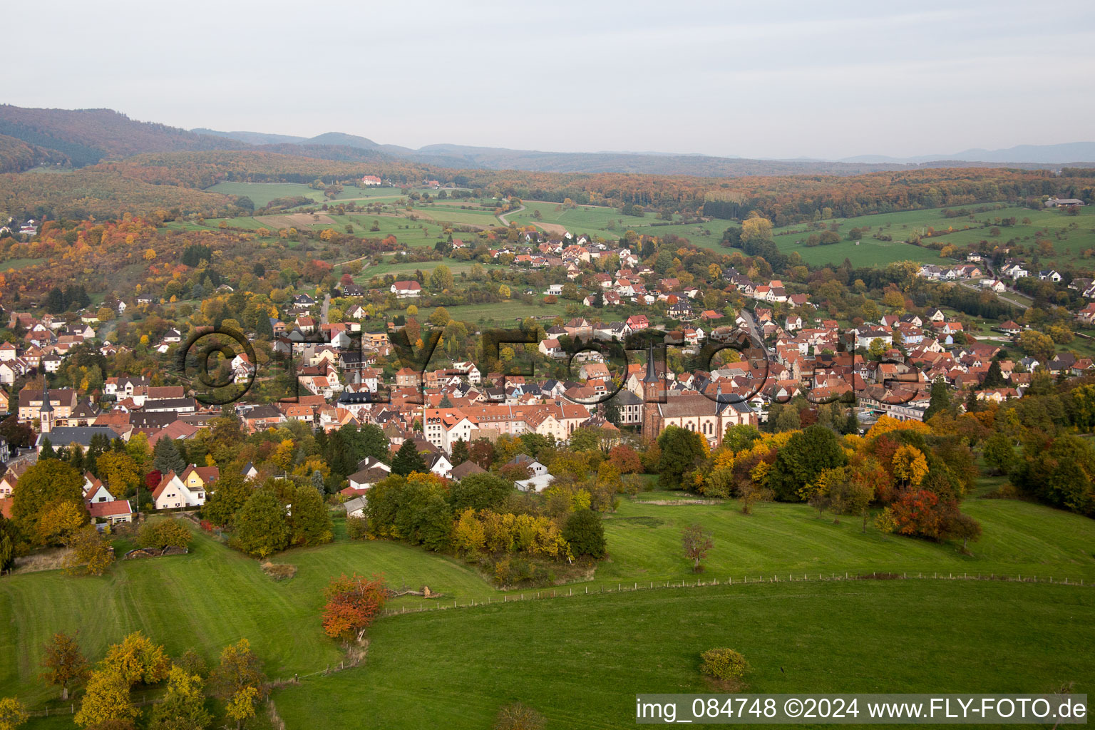 Niederbronn-les-Bains dans le département Bas Rhin, France depuis l'avion