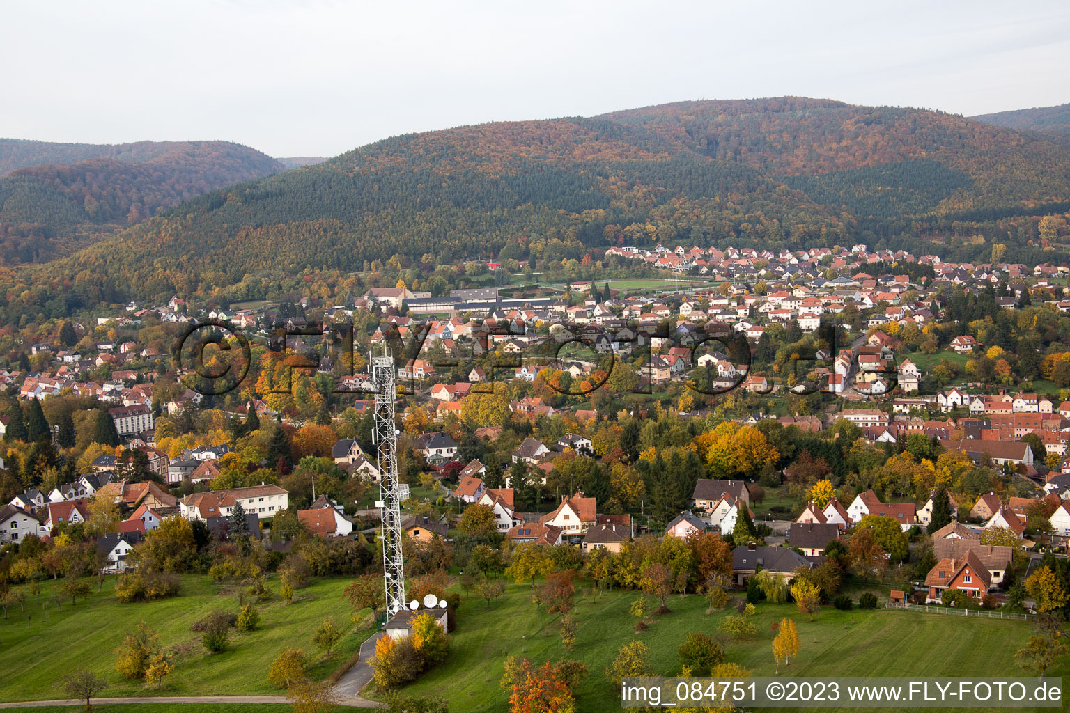 Enregistrement par drone de Niederbronn-les-Bains dans le département Bas Rhin, France