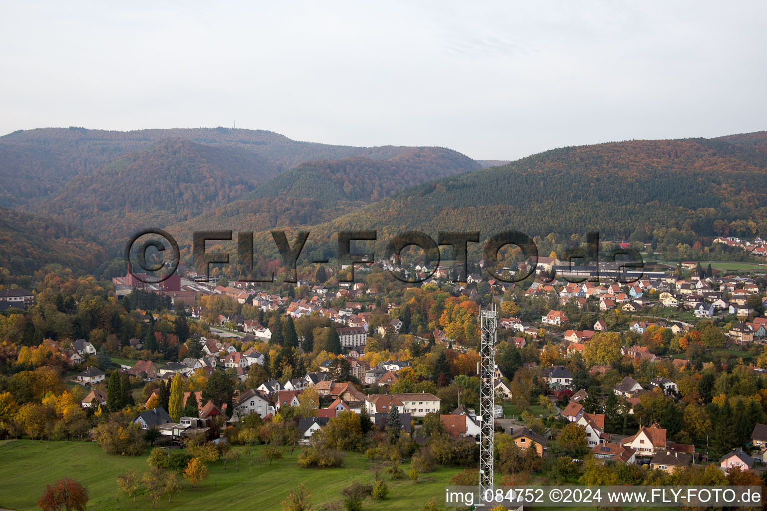 Image drone de Niederbronn-les-Bains dans le département Bas Rhin, France