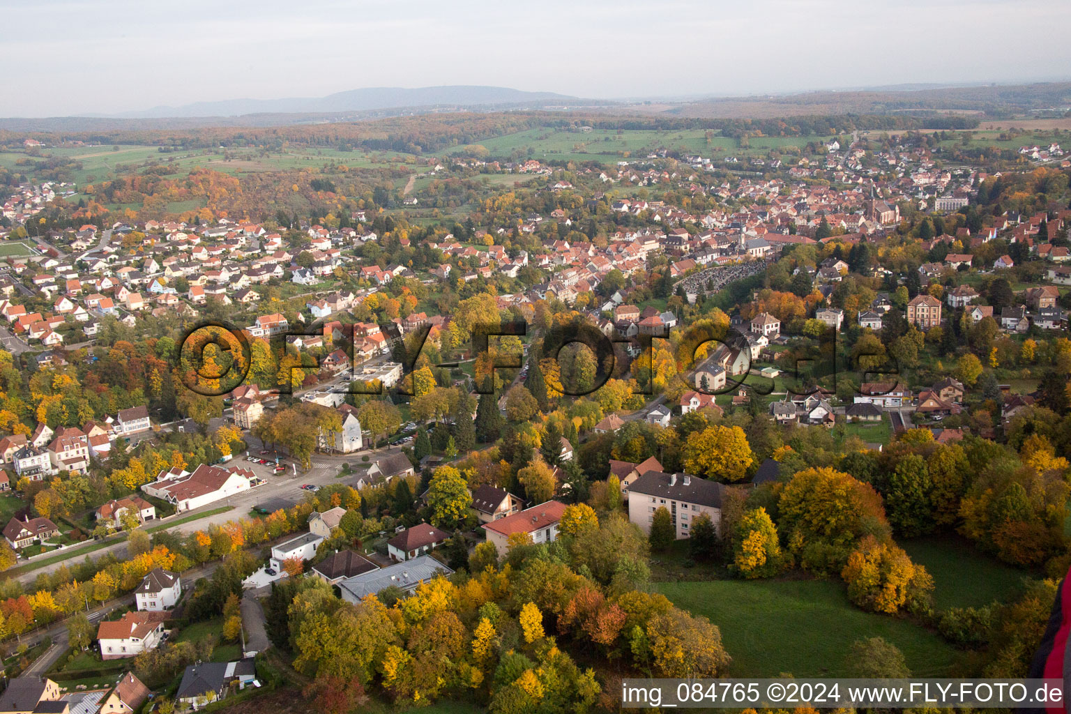 Niederbronn-les-Bains dans le département Bas Rhin, France d'en haut