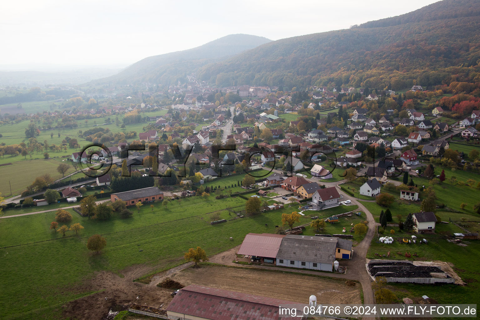 Vue aérienne de Oberbronn dans le département Bas Rhin, France