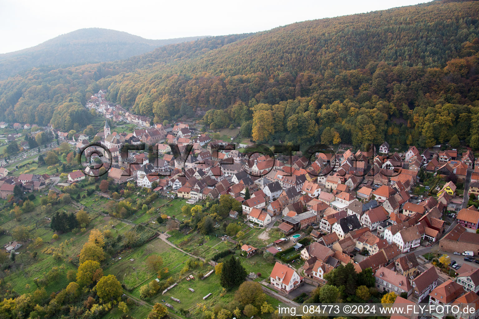 Vue aérienne de Oberbronn dans le département Bas Rhin, France