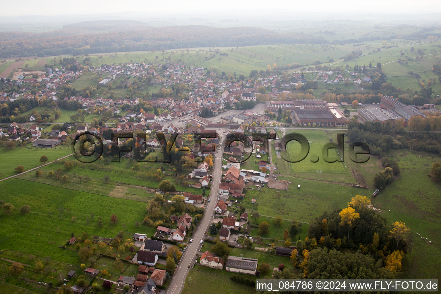 Vue aérienne de Zinswiller dans le département Bas Rhin, France