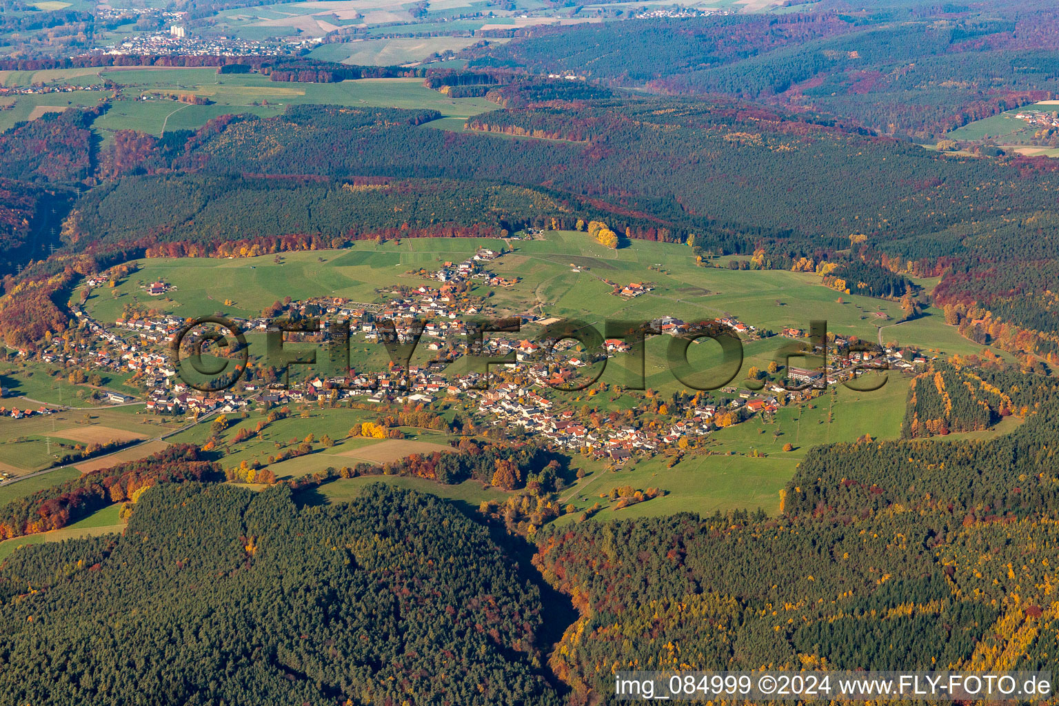 Vue aérienne de Champs agricoles et surfaces utilisables à le quartier Weiten-Gesäß in Michelstadt dans le département Hesse, Allemagne