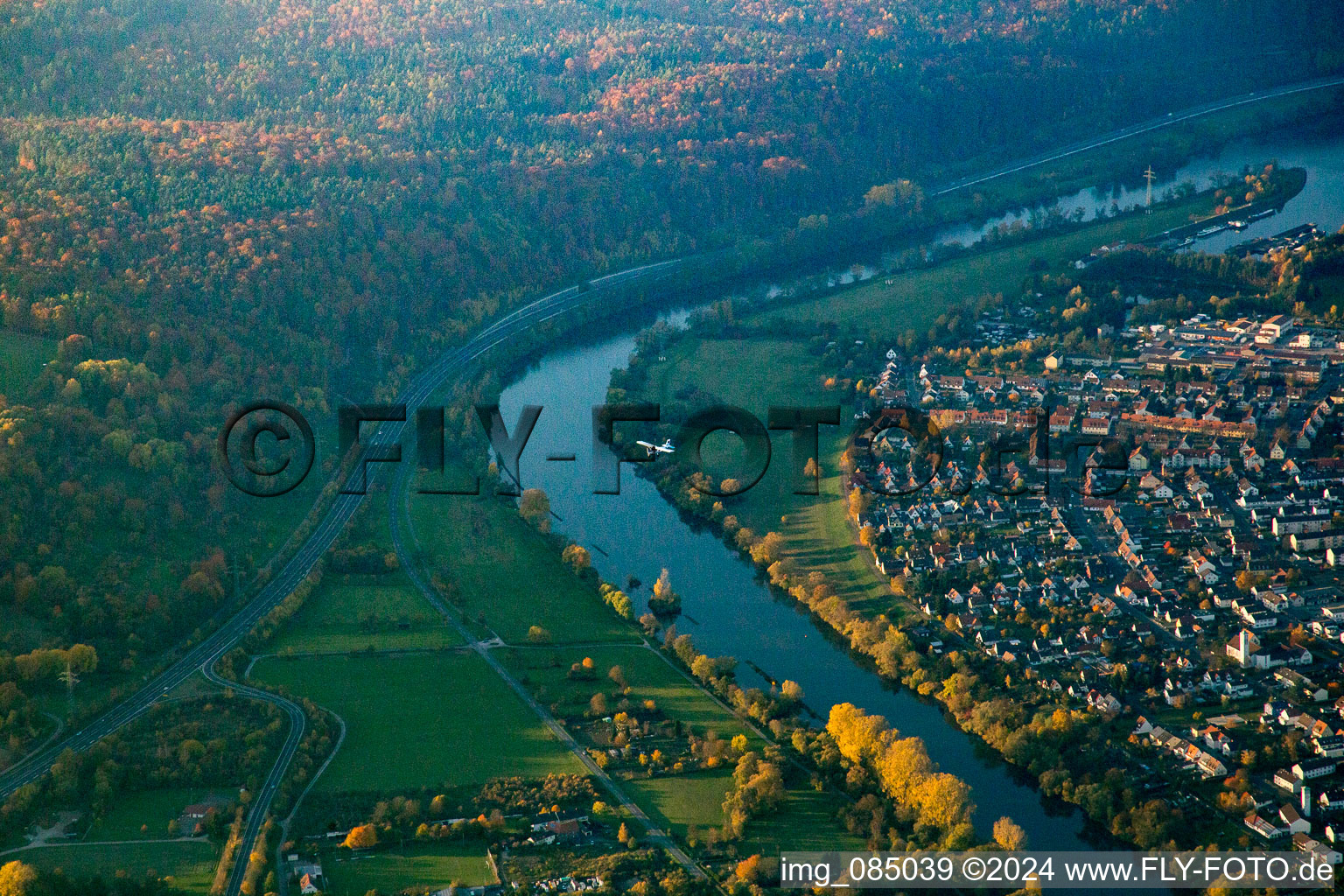 Photographie aérienne de Wörth am Main dans le département Bavière, Allemagne