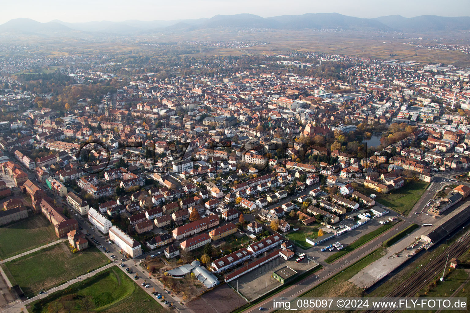 Landau in der Pfalz dans le département Rhénanie-Palatinat, Allemagne d'en haut