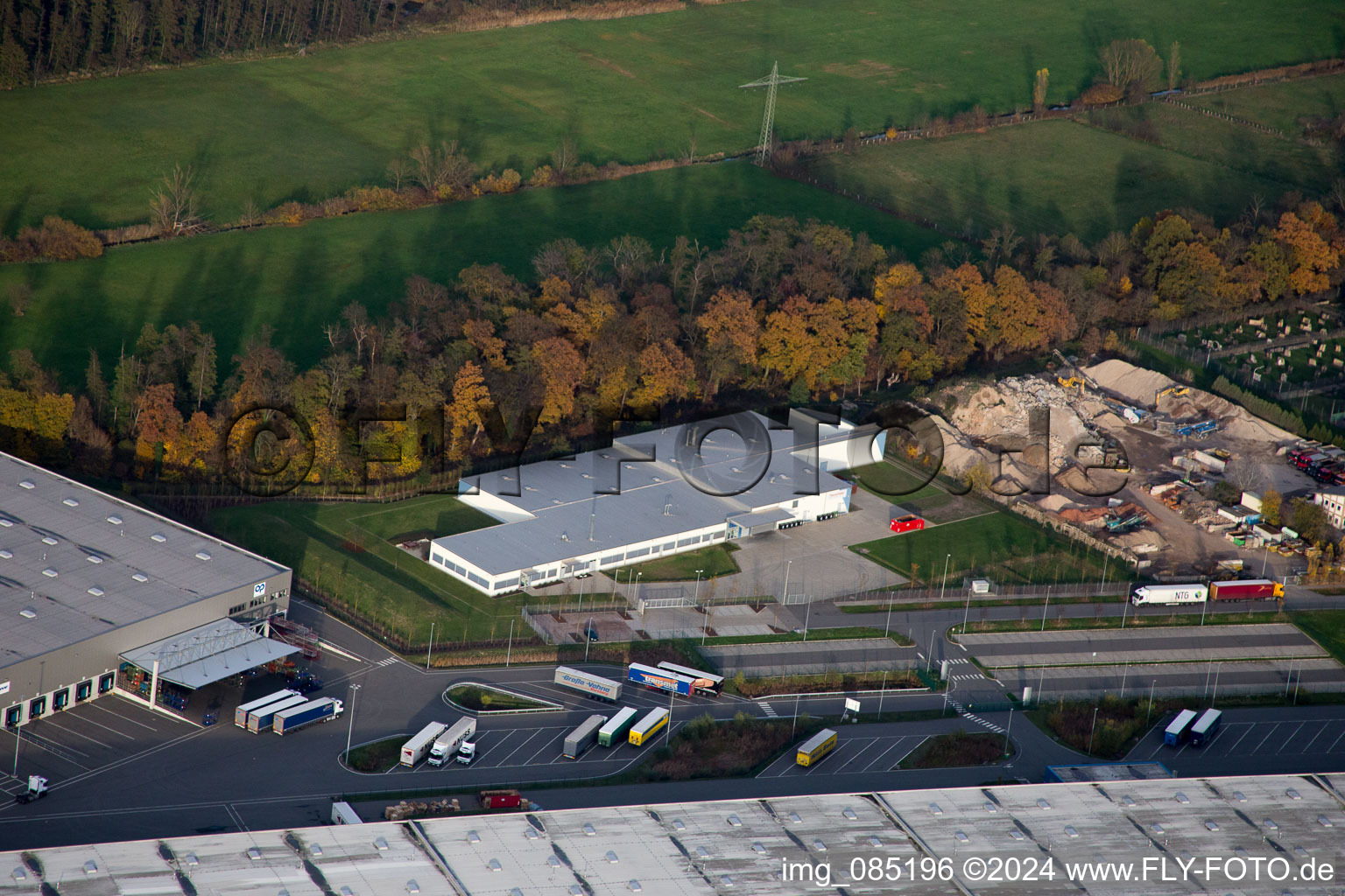 Vue oblique de Zone industrielle Horst, Alfa Aesar GmbH à le quartier Minderslachen in Kandel dans le département Rhénanie-Palatinat, Allemagne