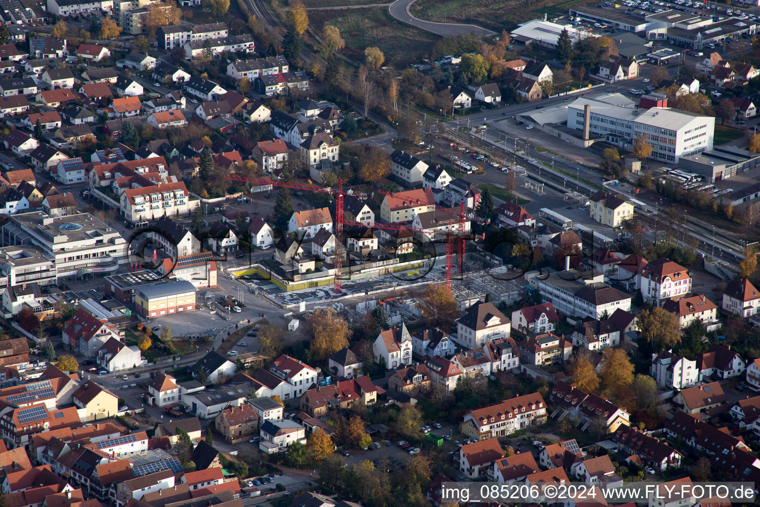 Vue d'oiseau de Dans le nouveau bâtiment "Stadkern" de RiBa GmbH entre Bismarck- et Gartenstr à Kandel dans le département Rhénanie-Palatinat, Allemagne