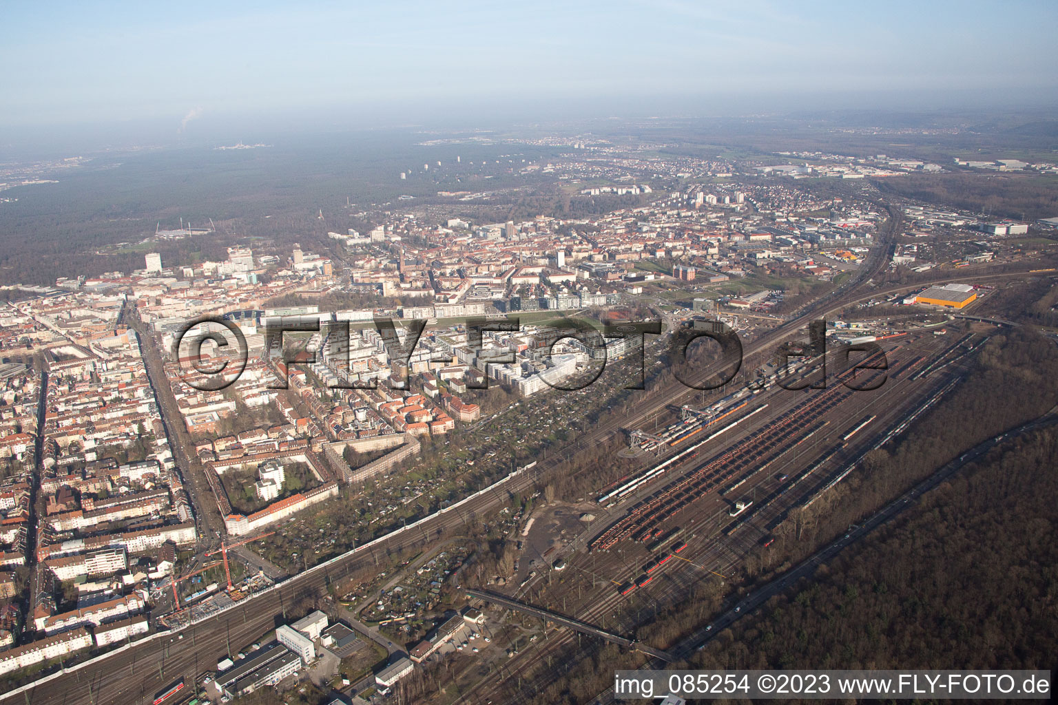 Quartier Oststadt in Karlsruhe dans le département Bade-Wurtemberg, Allemagne vue d'en haut