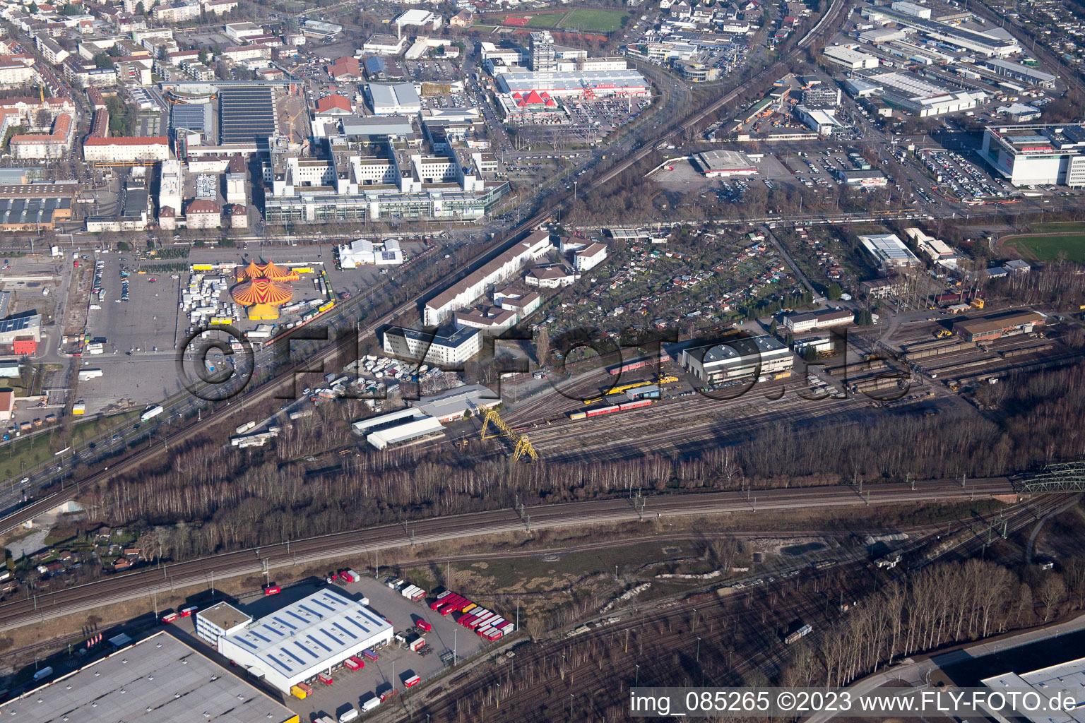 Enregistrement par drone de Quartier Rintheim in Karlsruhe dans le département Bade-Wurtemberg, Allemagne