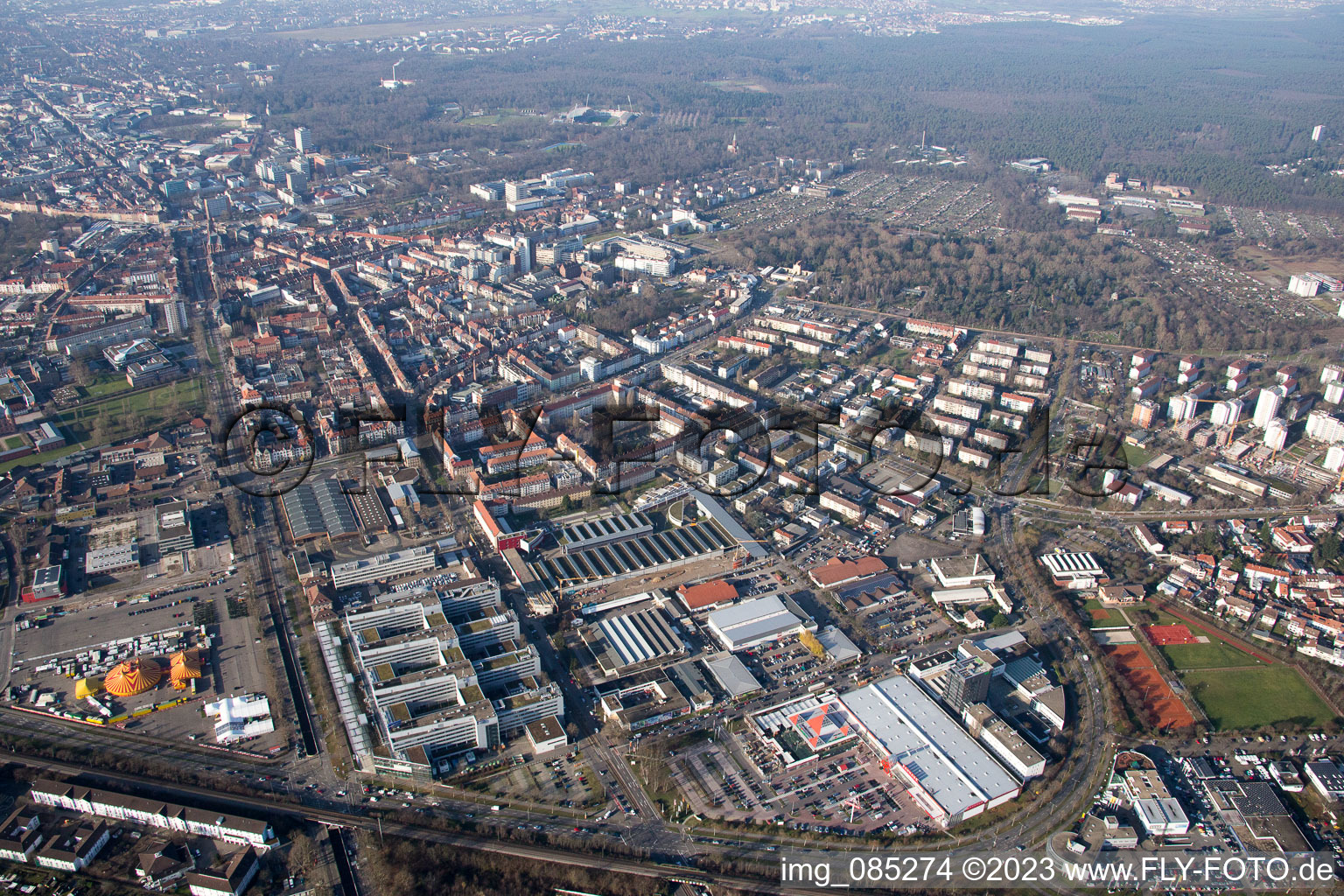 Vue aérienne de Quartier Rintheim in Karlsruhe dans le département Bade-Wurtemberg, Allemagne