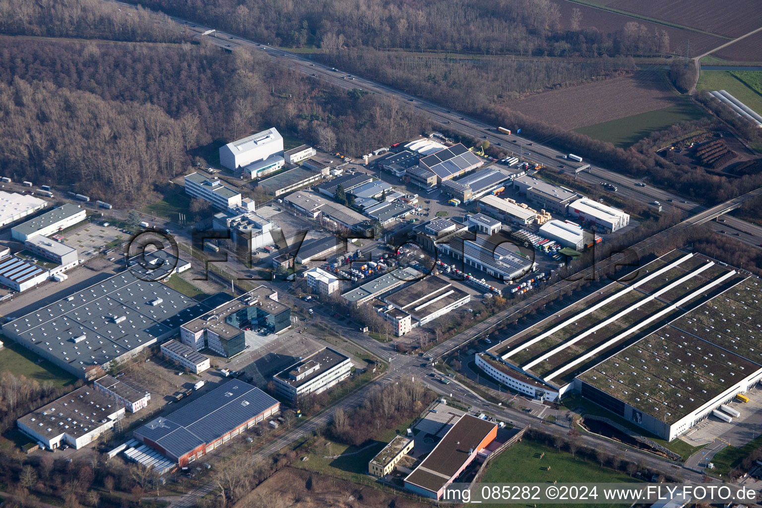 Vue aérienne de Au Rossweid à le quartier Grötzingen in Karlsruhe dans le département Bade-Wurtemberg, Allemagne