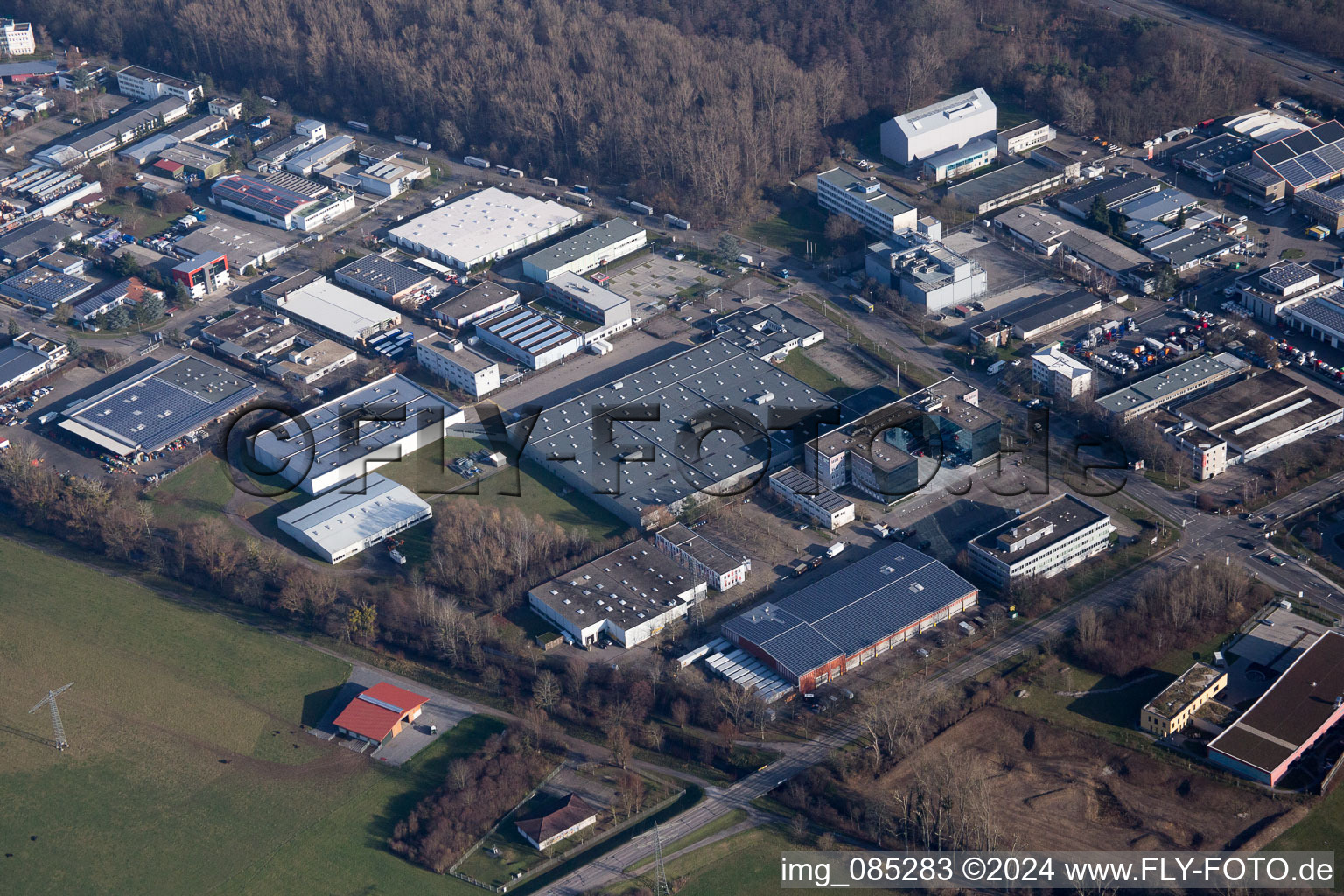 Vue aérienne de Sur le Rossweid à le quartier Grötzingen in Karlsruhe dans le département Bade-Wurtemberg, Allemagne