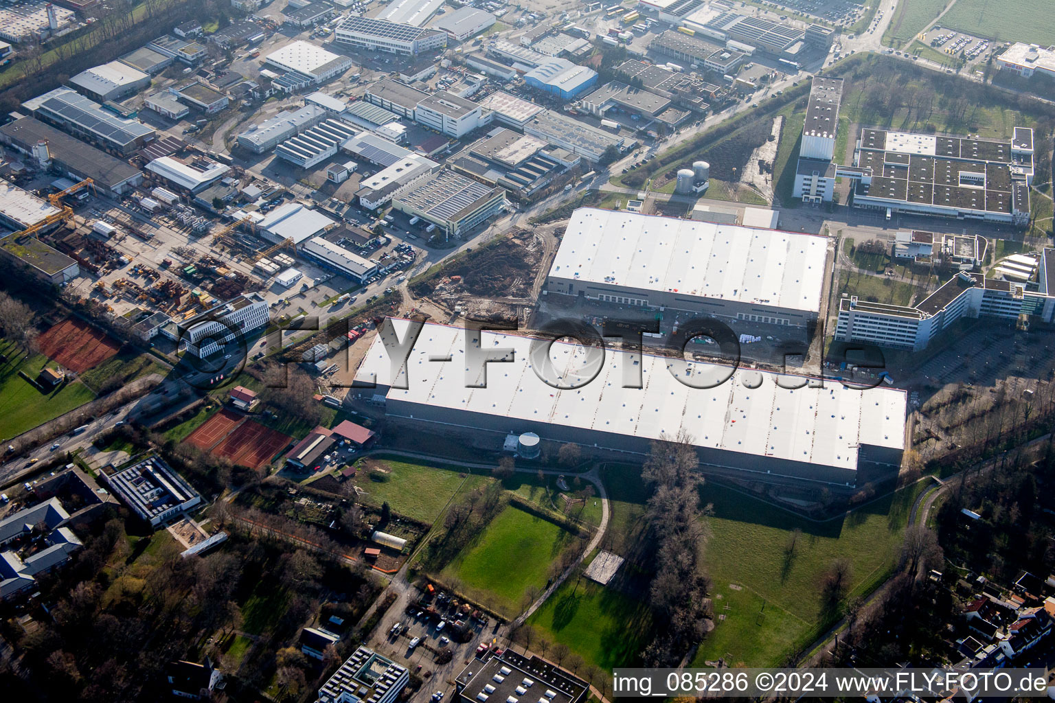 Vue aérienne de Hégéle à le quartier Hagsfeld in Karlsruhe dans le département Bade-Wurtemberg, Allemagne