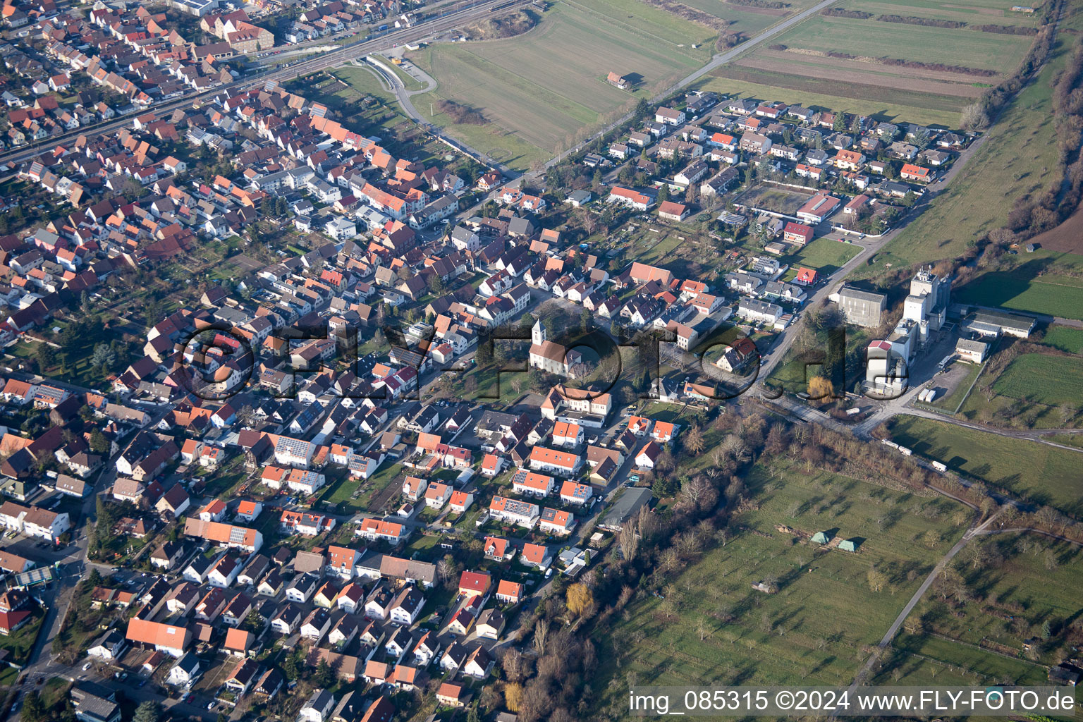 Vue aérienne de Moulins de la vallée du Rhin à le quartier Friedrichstal in Stutensee dans le département Bade-Wurtemberg, Allemagne