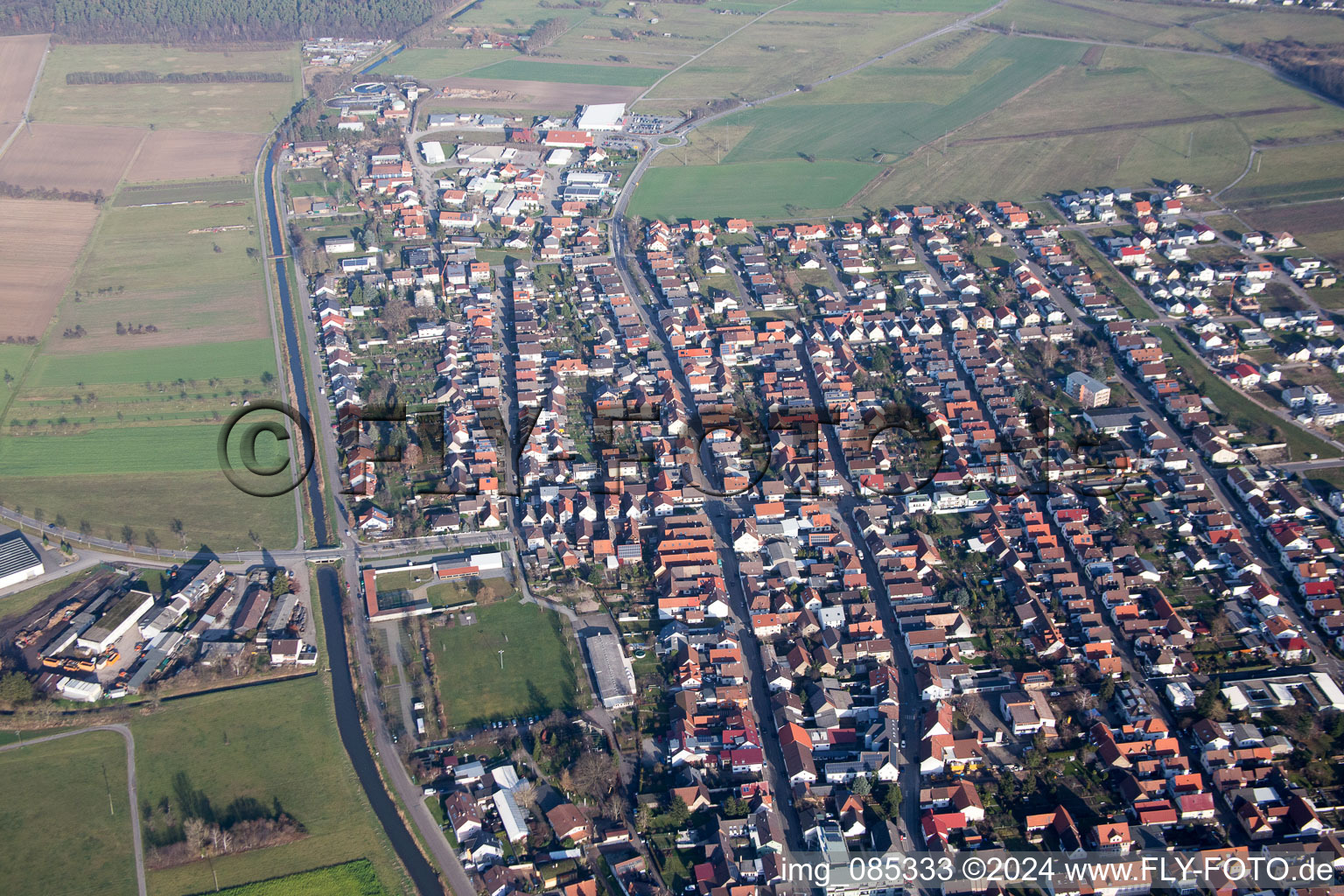 Quartier Neuthard in Karlsdorf-Neuthard dans le département Bade-Wurtemberg, Allemagne d'en haut