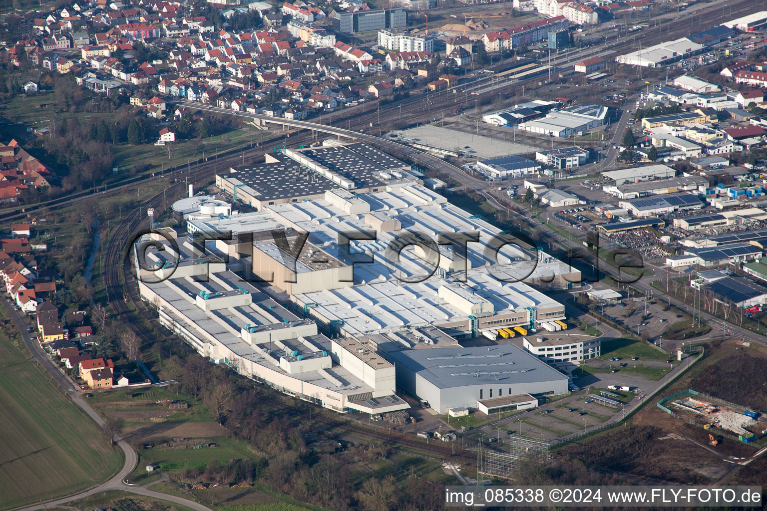 Vue aérienne de Site de l'usine SEW-EURODRIVE GmbH & Co KG à le quartier Graben in Graben-Neudorf dans le département Bade-Wurtemberg, Allemagne