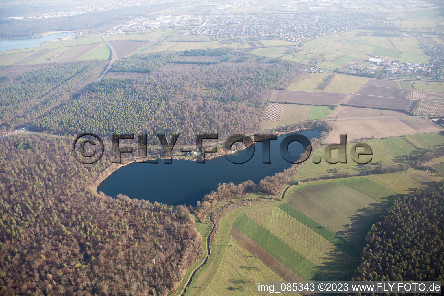 Vue aérienne de Sieben-Erlensee à le quartier Neuthard in Karlsdorf-Neuthard dans le département Bade-Wurtemberg, Allemagne