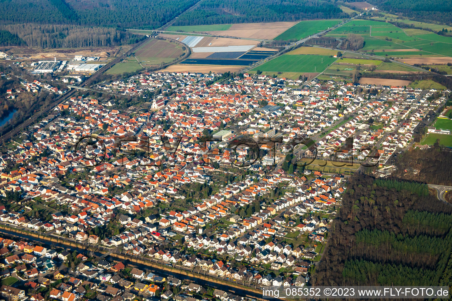Vue aérienne de Quartier Neudorf in Graben-Neudorf dans le département Bade-Wurtemberg, Allemagne