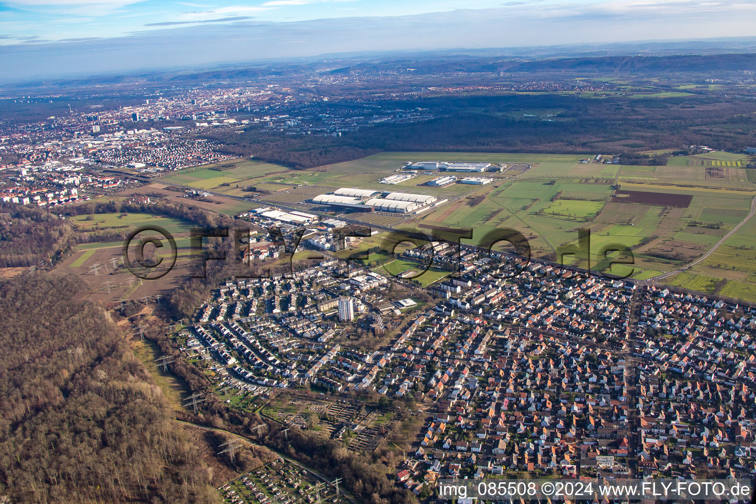 Vue aérienne de Du sud-ouest à le quartier Forchheim in Rheinstetten dans le département Bade-Wurtemberg, Allemagne