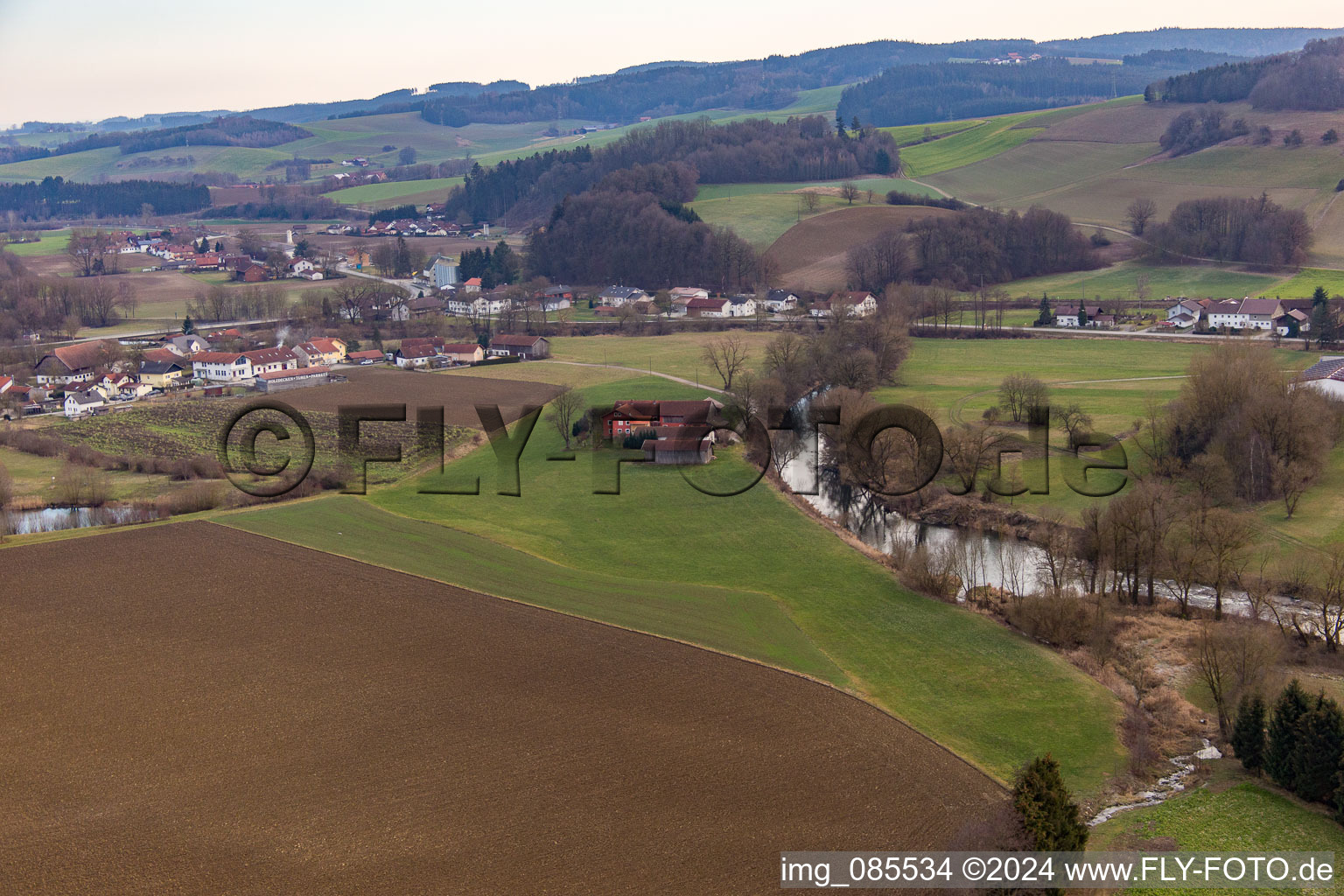 Vue aérienne de Quartier Schwaibach in Bad Birnbach dans le département Bavière, Allemagne