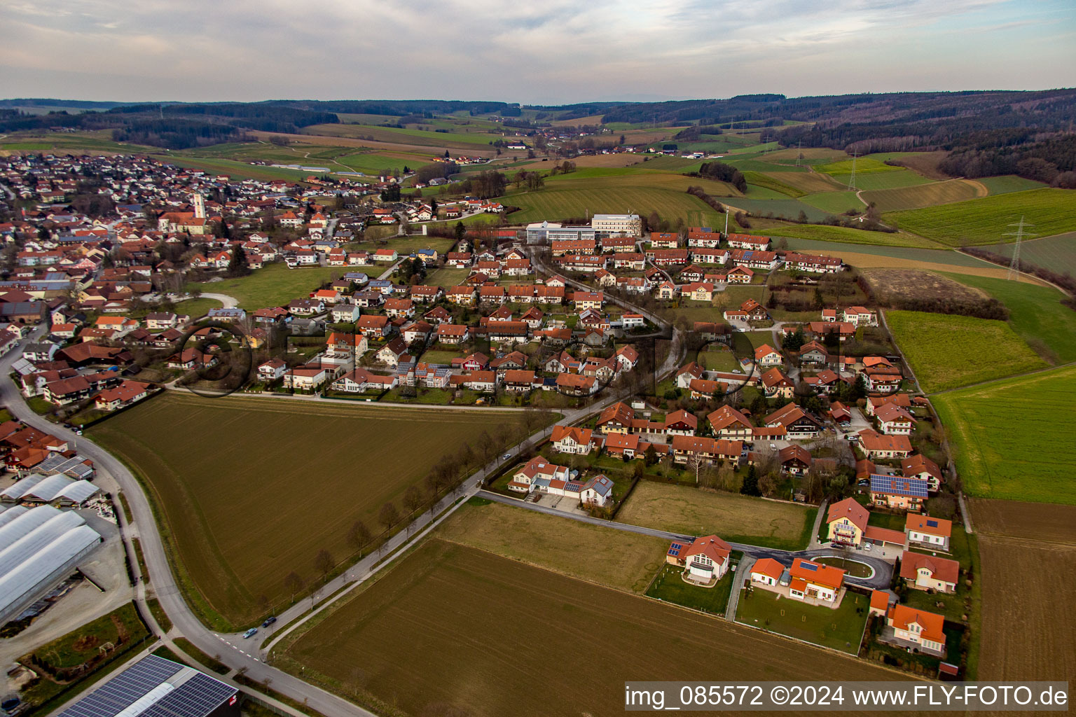 Vue d'oiseau de Bad Birnbach dans le département Bavière, Allemagne