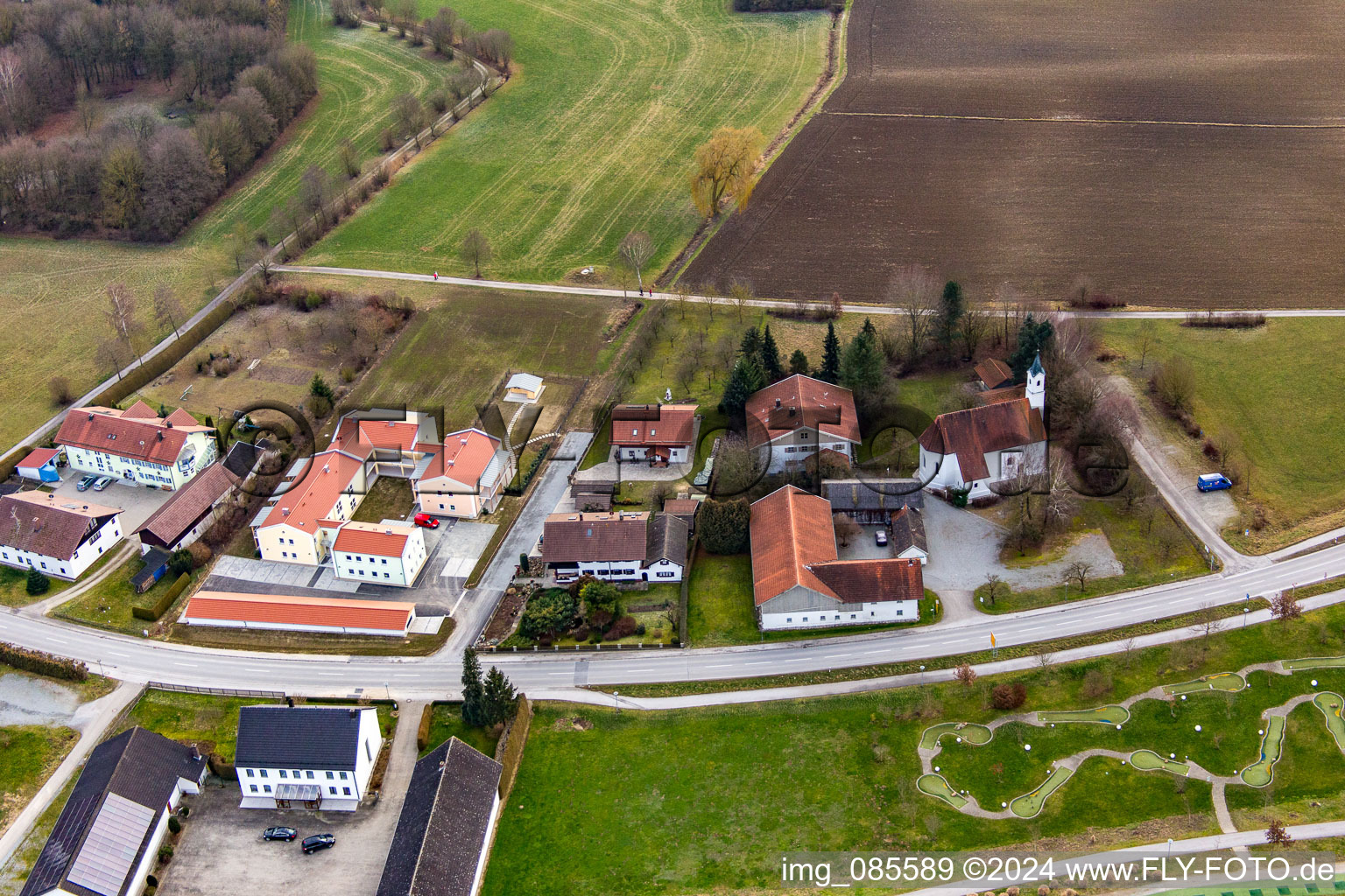 Quartier Aunham in Bad Birnbach dans le département Bavière, Allemagne vu d'un drone