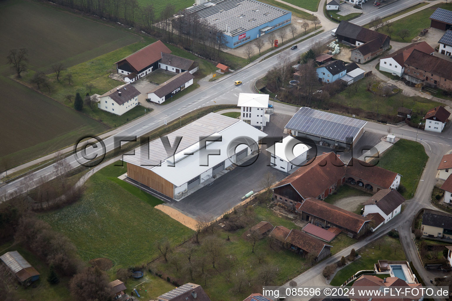 Vue aérienne de Mühlham dans le département Bavière, Allemagne