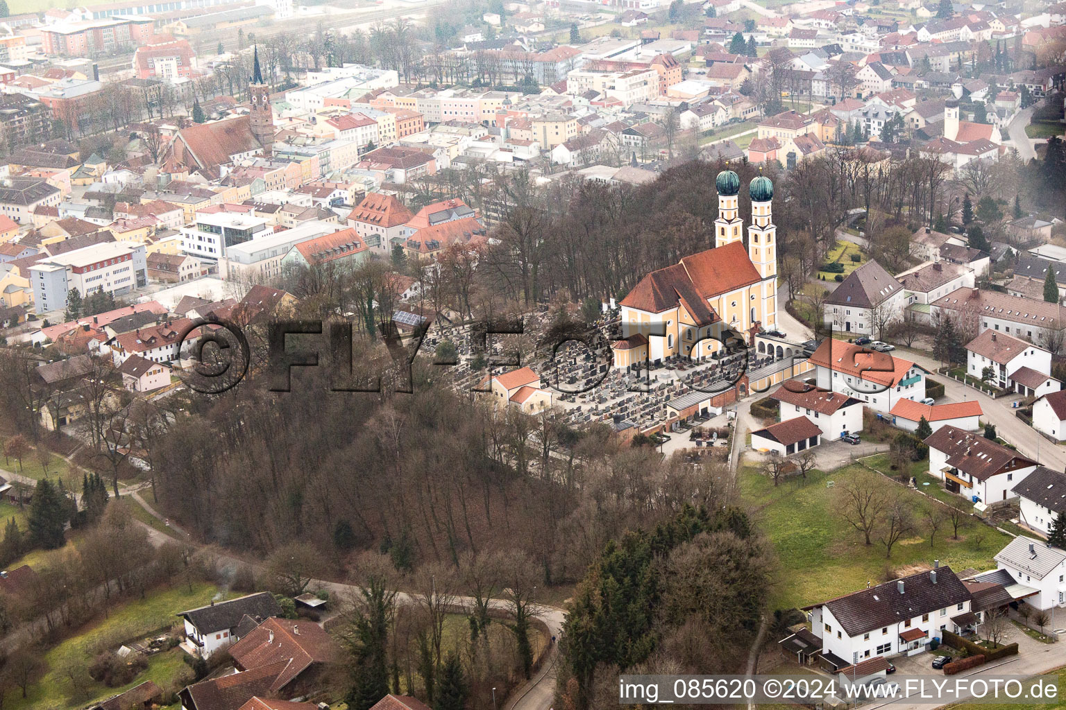 Vue oblique de Église de pèlerinage du Gartlberg à Pfarrkirchen dans le département Bavière, Allemagne